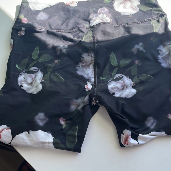 Victoria secret leggings - Picture 2 of 5